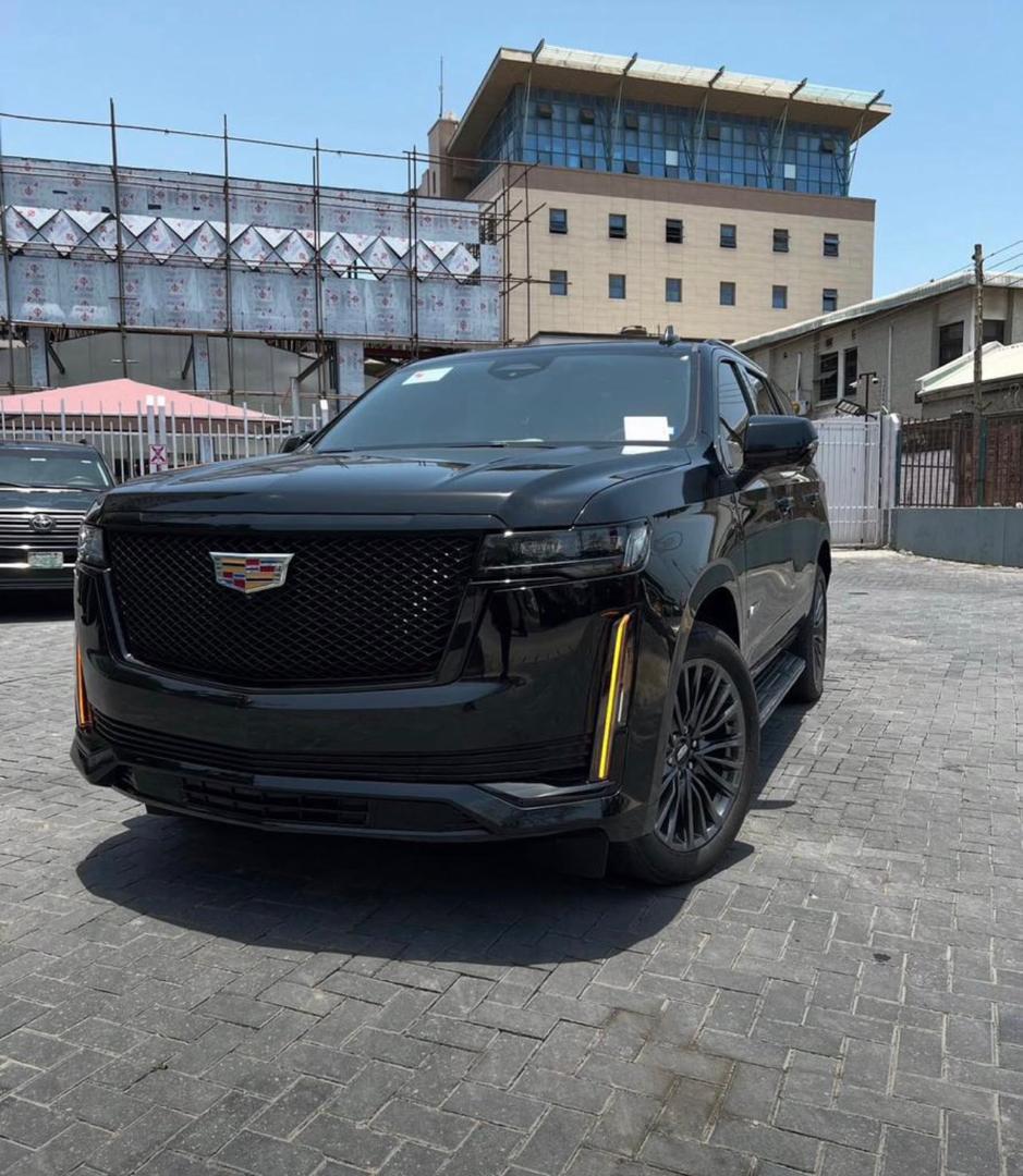 2023 Lexus RX 350 in white color